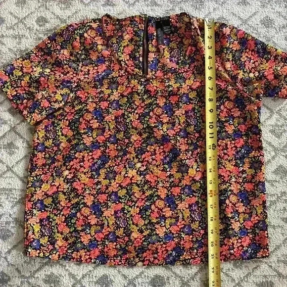 Fun & Flirt Womens Short Sleeve Neon Floral Top Size Large - Picture 8 of 10